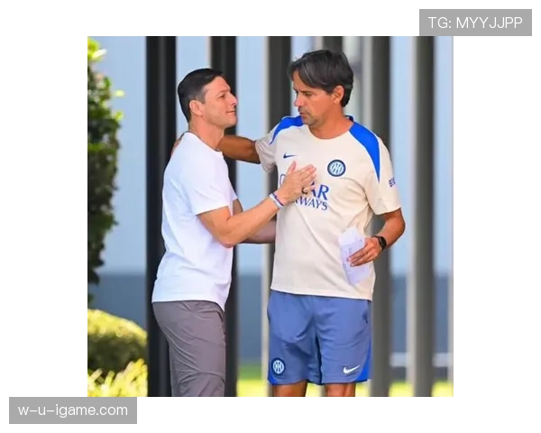 德甲转会风暴：新星强势加盟，老将挥手告别，多队阵容迎来关键重组