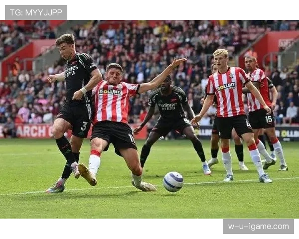 南安普顿防线频频失守,防守问题引发广泛关注 南安普顿防线频频失守,防守问题引发广泛关注