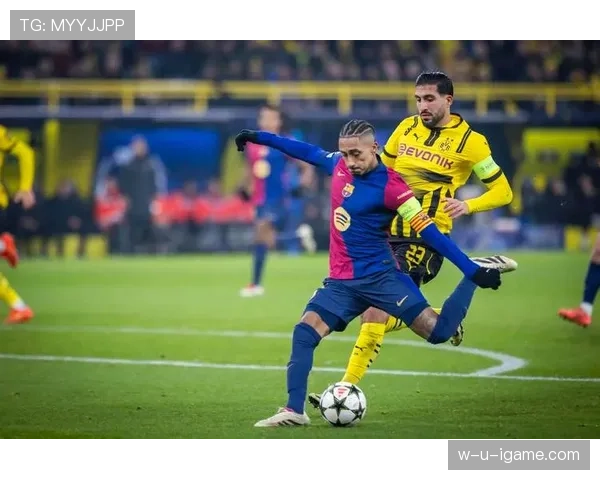 小罗又在沙滩上光脚踢瓶盖，这人到底有没有存款啊？